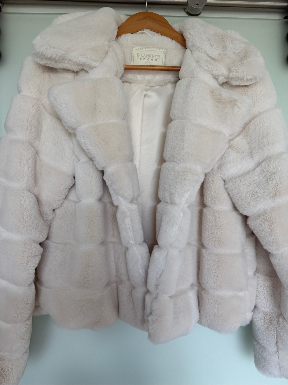 Never Worn Blank NYC Cream Faux Fur Jacket - Women's Cozy Short Coat sz L